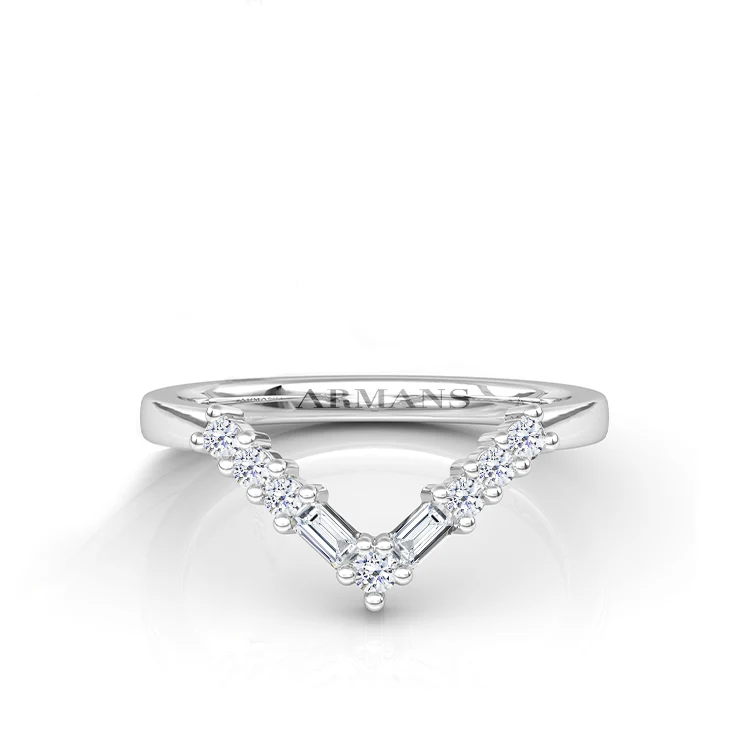 Mixed Diamond V Ring