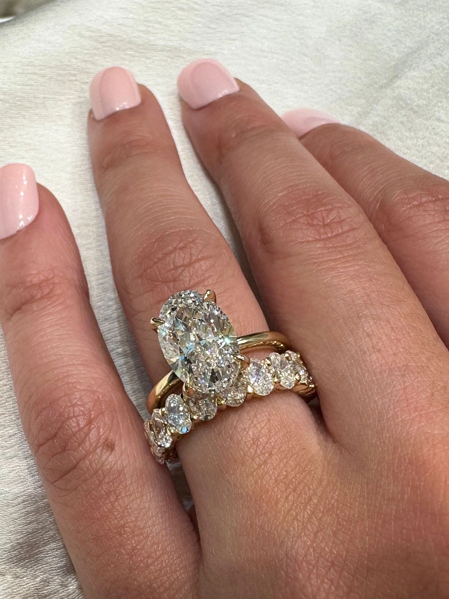 Oval Wedding Band - Image 5