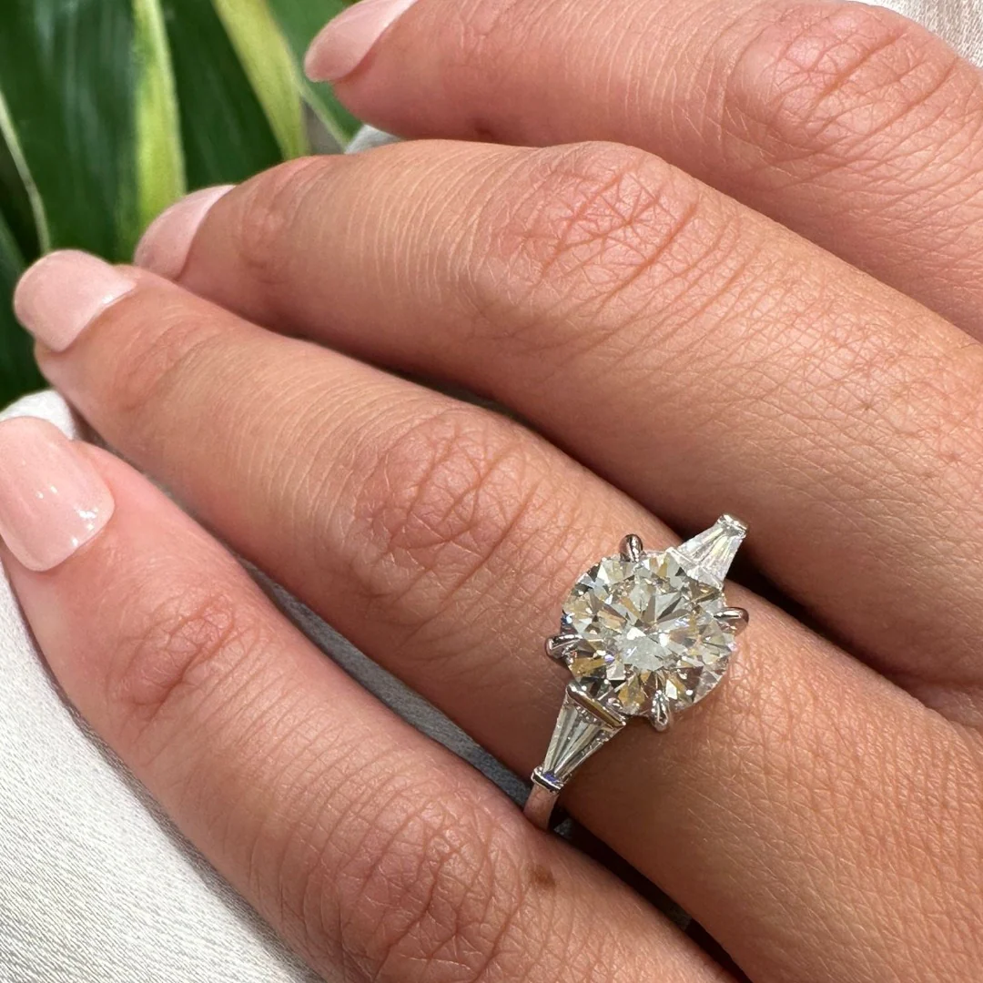 Round Diamante Lab Grown Engagement Ring - Image 2