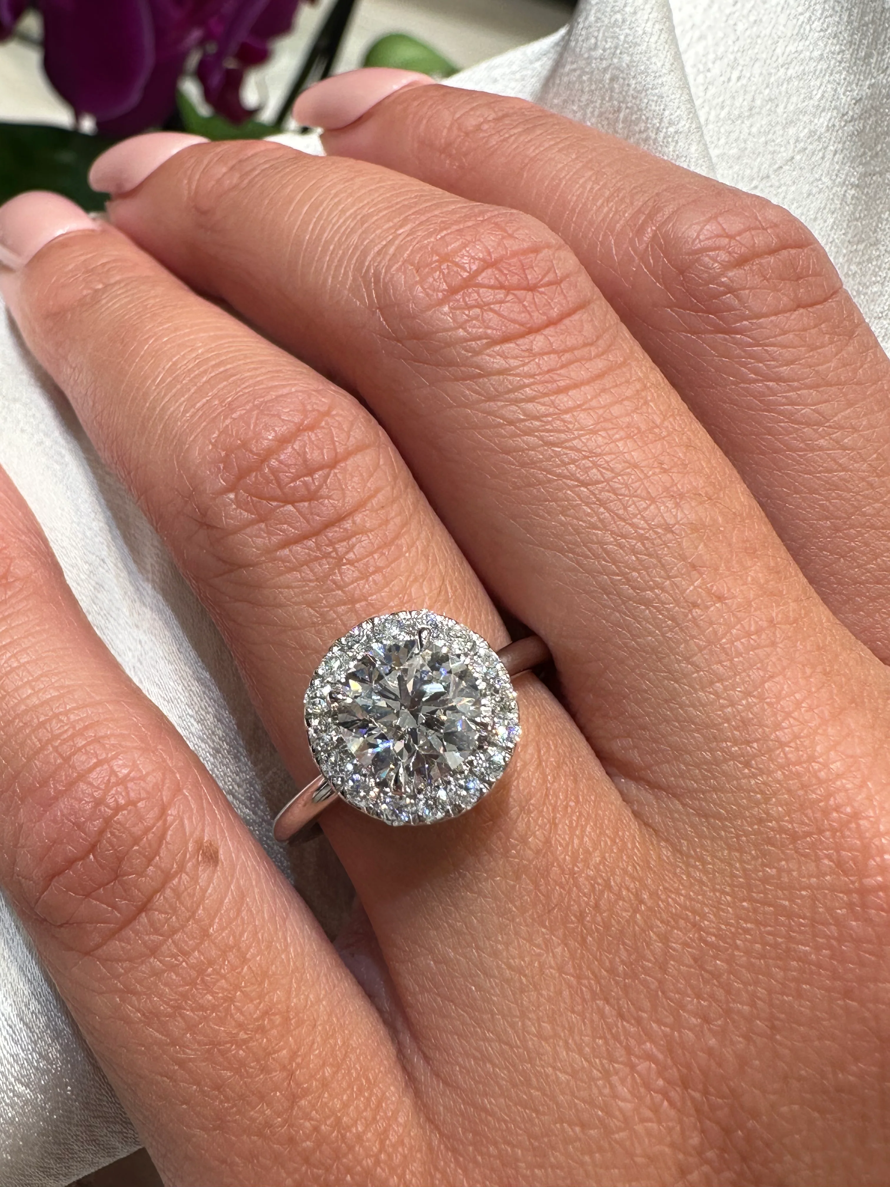 Seamless Round Halo Lab Grown Engagement Ring With Plain Band - Image 4
